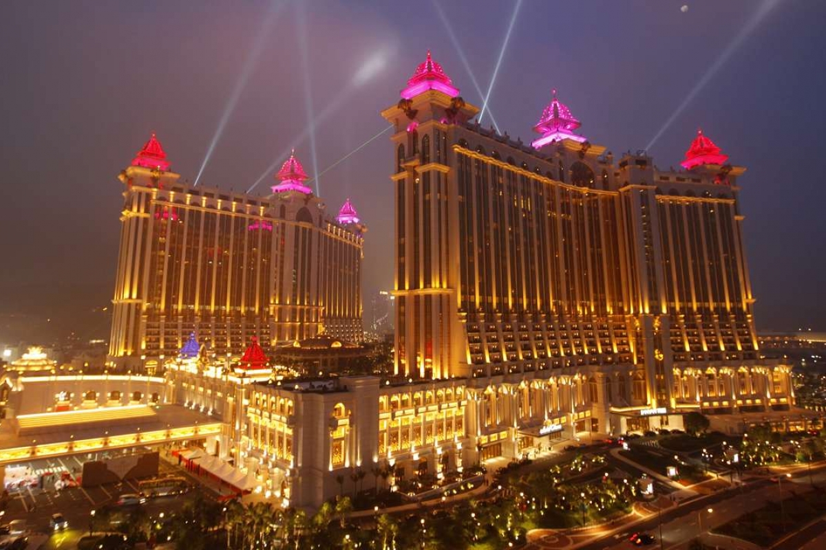 Macau Casinos Revenues Decline as China Is Stuck with