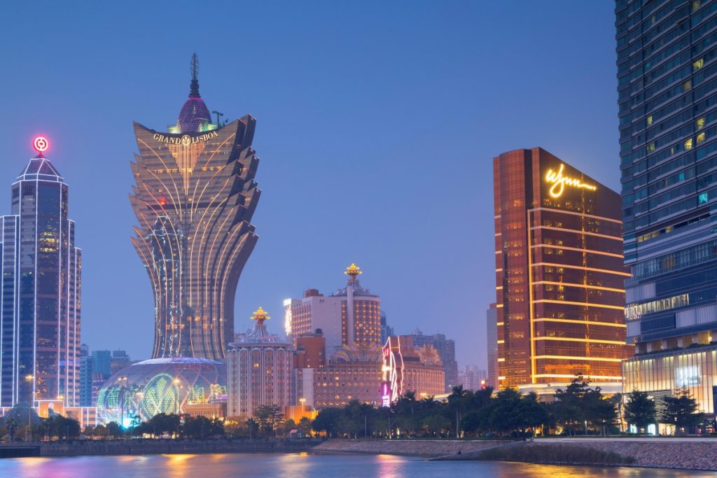 Macau Casinos Revenues Decline as China Is Stuck with Trade Wars and Political Protests
