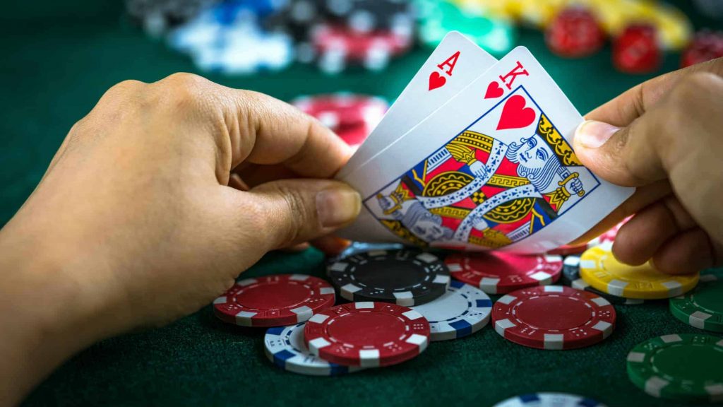 Nevada Gamblers Will Wear Masks While Playing at No-Barrier Table Games