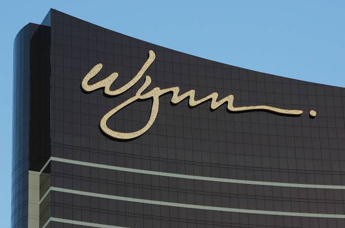Wynn Resorts Issues $14.5 Million In Stocks to Retain Top Executives